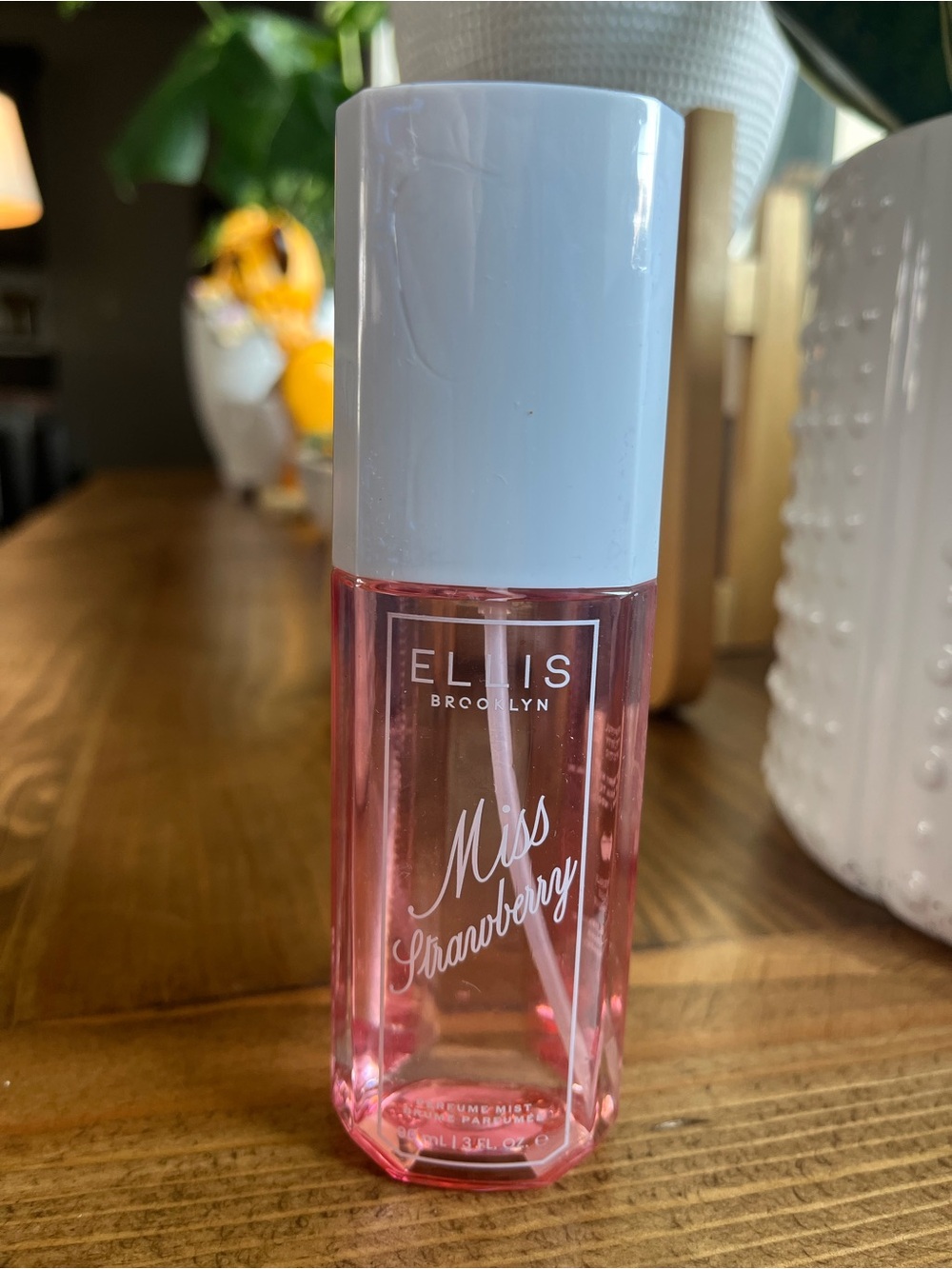 ELLIS Brooklyn Miss Strawberry Fragrance Mist — Pink